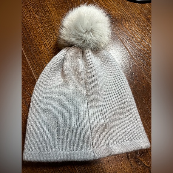ARITZIA MAIN CHARACTER SNOW DAY BEANIE - Picture 3 of 9